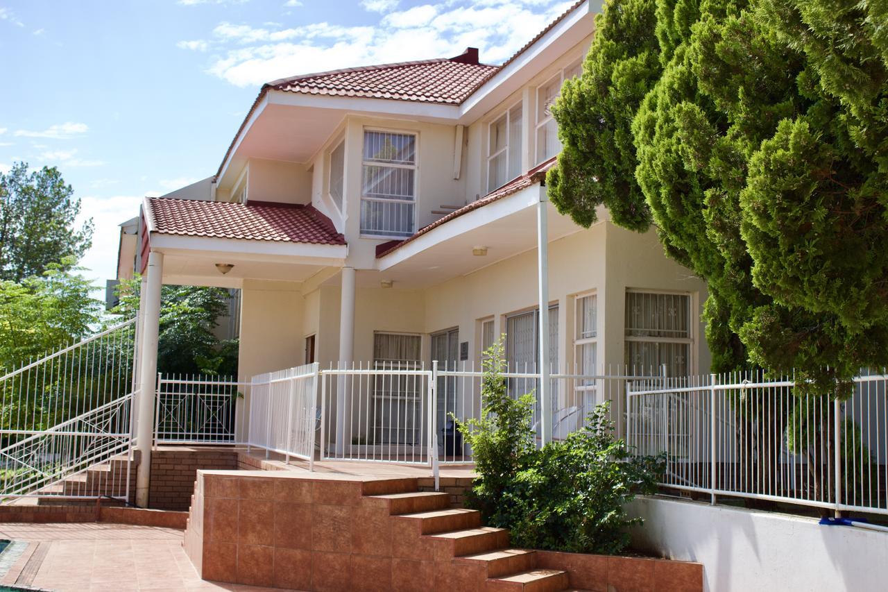 Pentagon Guesthouse Bloemfontein Exterior photo